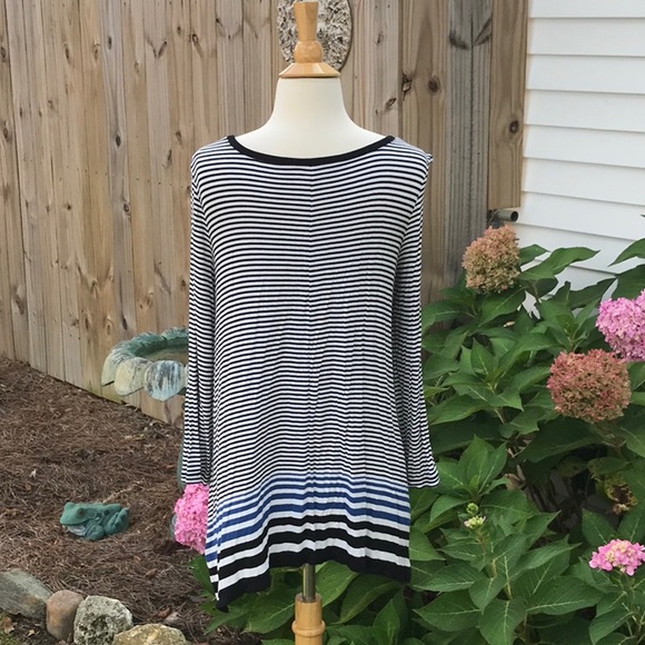 Max Studio Hi Lo Black and Cream Striped V-neck Long Sleeve Top Size Medium - Picture 4 of 11